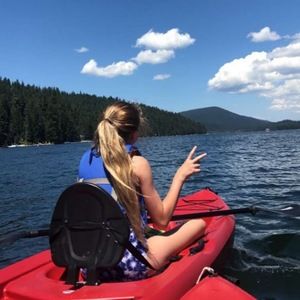 Meet your Posher, Mia